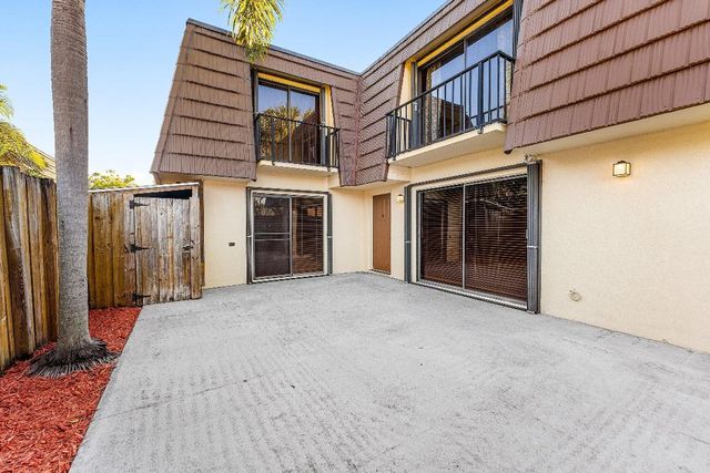 610 6th Court, Palm Beach Gardens, FL 33410