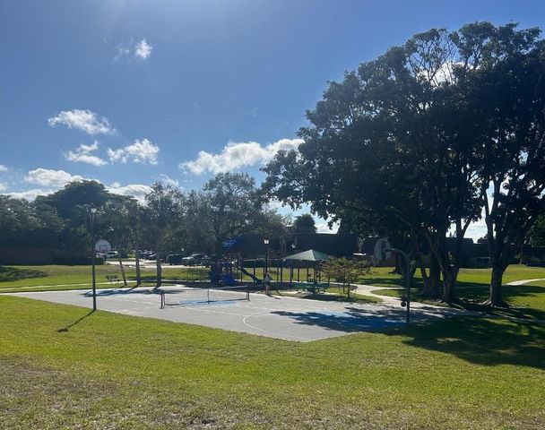 610 6th Court, Palm Beach Gardens, FL 33410