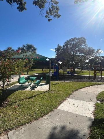 610 6th Court, Palm Beach Gardens, FL 33410