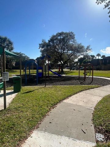 610 6th Court, Palm Beach Gardens, FL 33410