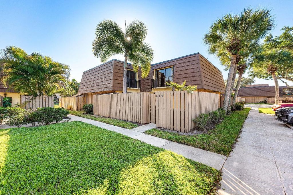 610 6th Court, Palm Beach Gardens, FL 33410
