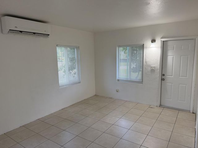 1444 NW 4TH Street, Fort Lauderdale, FL 33311