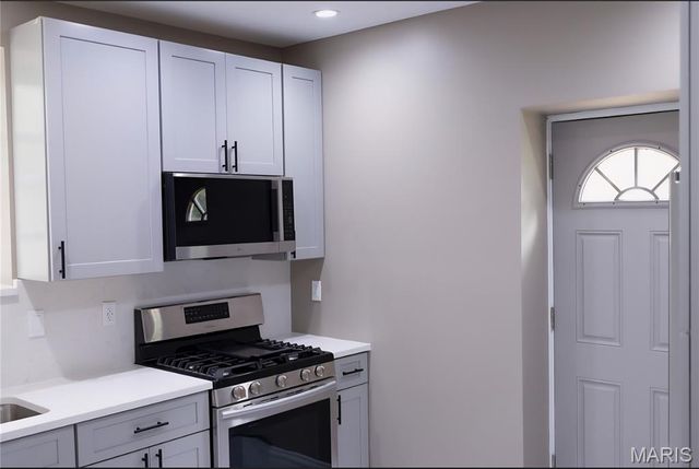 40 Sunset Court, Pasadena Park, MO 63121