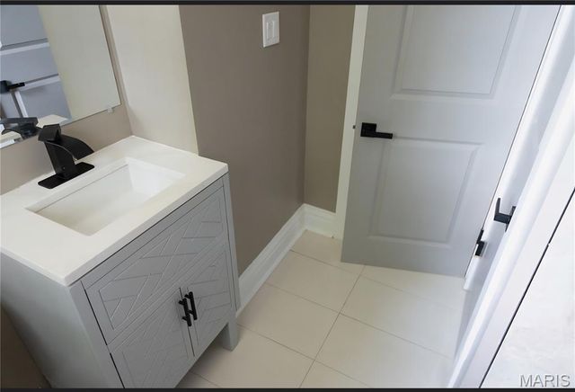 40 Sunset Court, Pasadena Park, MO 63121