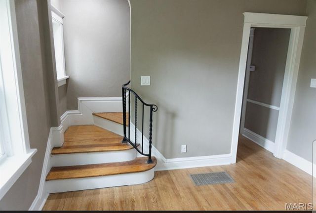 40 Sunset Court, Pasadena Park, MO 63121