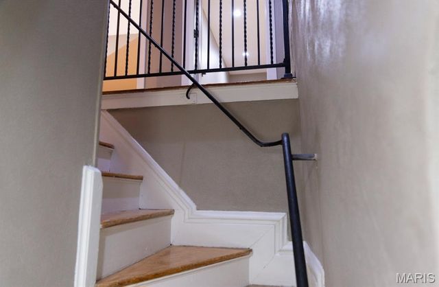 40 Sunset Court, Pasadena Park, MO 63121