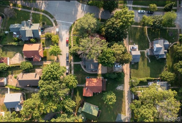 40 Sunset Court, Pasadena Park, MO 63121