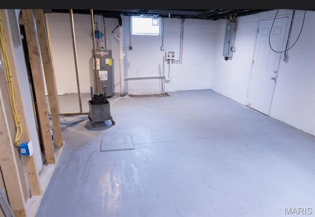 40 Sunset Court, Pasadena Park, MO 63121