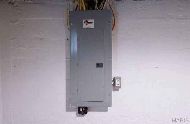 40 Sunset Court, Pasadena Park, MO 63121