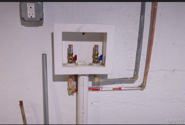 40 Sunset Court, Pasadena Park, MO 63121