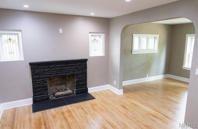 40 Sunset Court, Pasadena Park, MO 63121