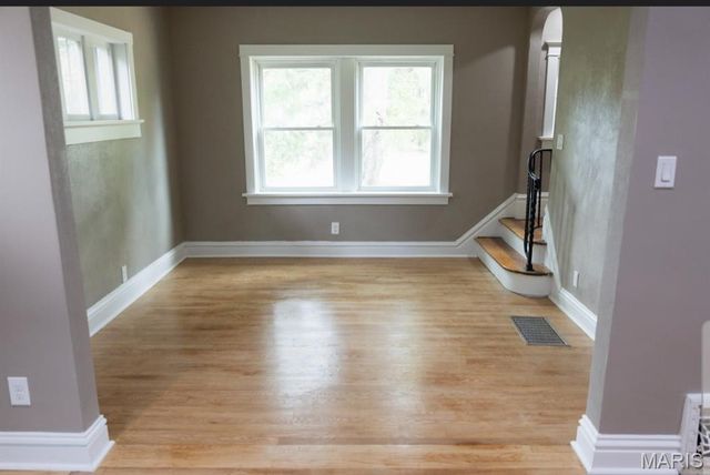 40 Sunset Court, Pasadena Park, MO 63121