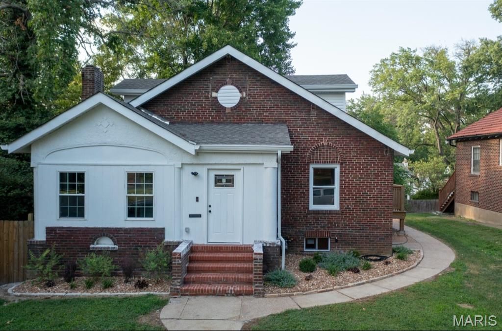 40 Sunset Court, Pasadena Park, MO 63121