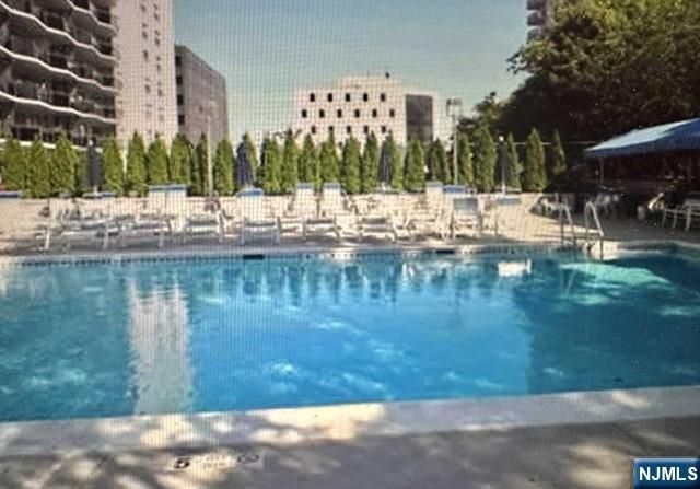 2077 Center Avenue 22H, Fort Lee, NJ 07024