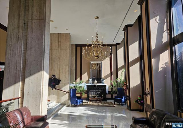 2077 Center Avenue 22H, Fort Lee, NJ 07024