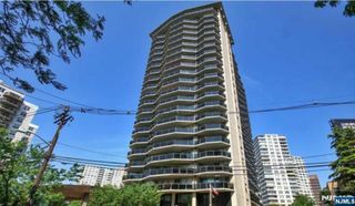 2077 Center Avenue 22H, Fort Lee, NJ 07024