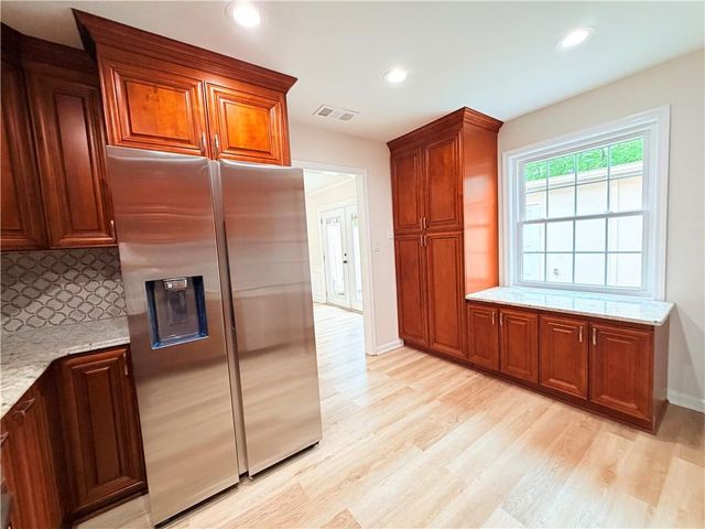 300 Winding River Drive E, Atlanta, GA 30350