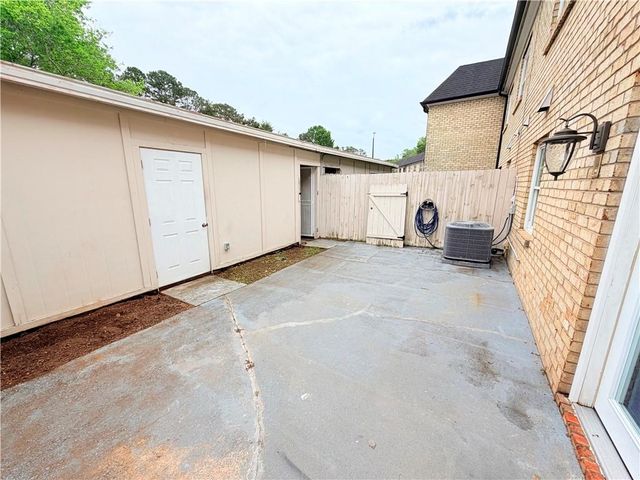 300 Winding River Drive E, Atlanta, GA 30350