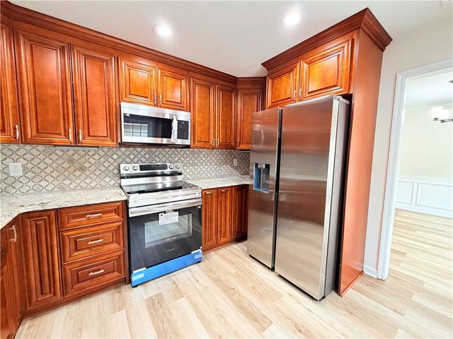 300 Winding River Drive E, Atlanta, GA 30350