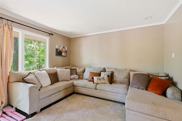 1201 Garden Avenue, Mt Pleasant, TX 75455