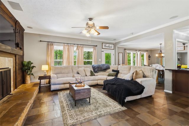1201 Garden Avenue, Mt Pleasant, TX 75455