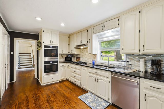 1201 Garden Avenue, Mt Pleasant, TX 75455