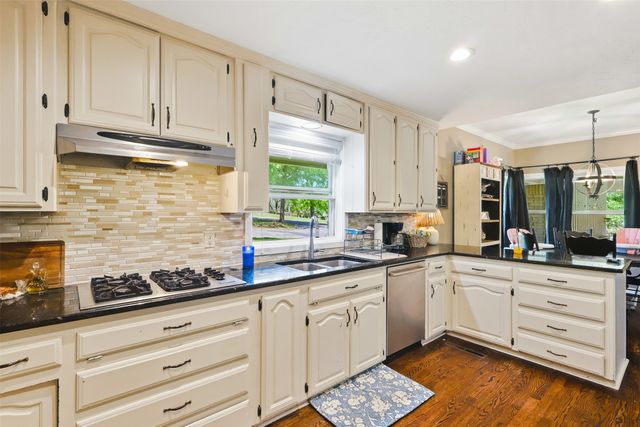 1201 Garden Avenue, Mt Pleasant, TX 75455