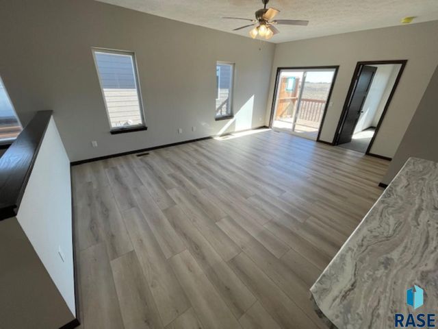 9643 W Tunis Dr Drive, Sioux Falls, SD 57106