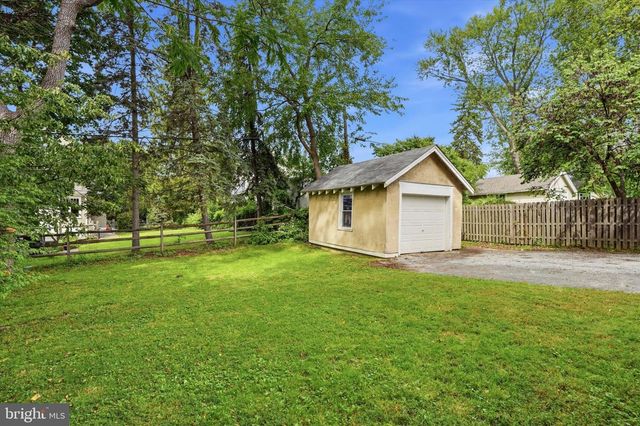 116 SAINT PAULS RD, Ardmore, PA 19003