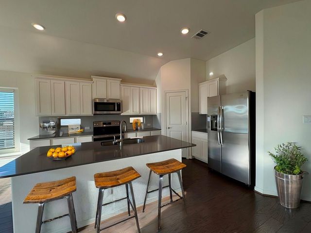 1425 Morning View RD, Georgetown, TX 78634