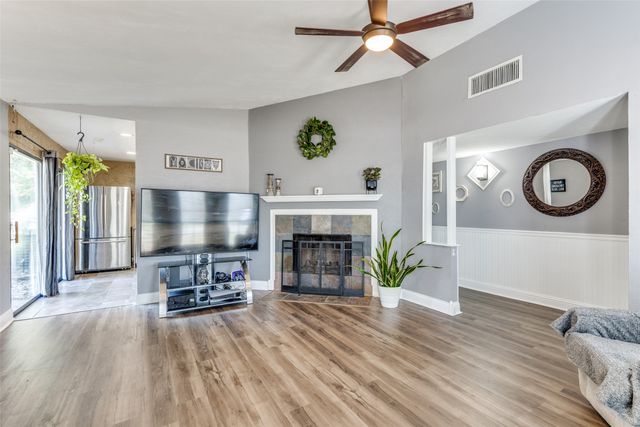 4201 Longmeadow Way, Fort Worth, TX 76133