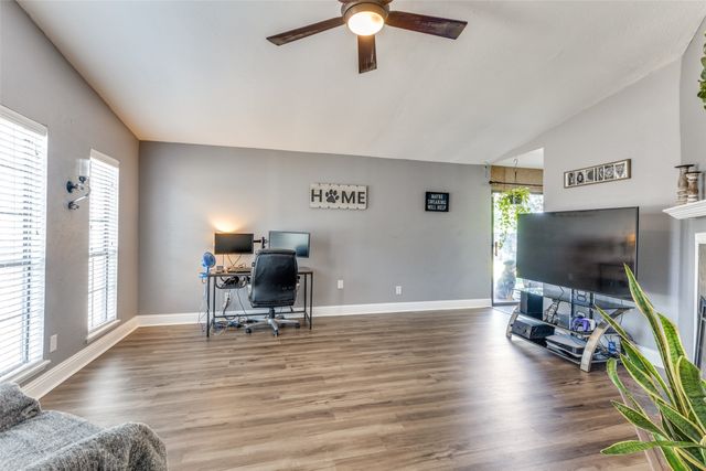 4201 Longmeadow Way, Fort Worth, TX 76133