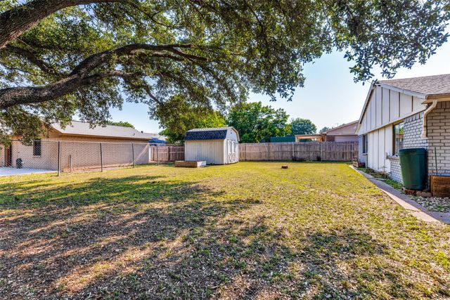 4201 Longmeadow Way, Fort Worth, TX 76133
