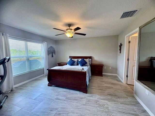 16605 MOSAIC OAR DRIVE, Wimauma, FL 33598