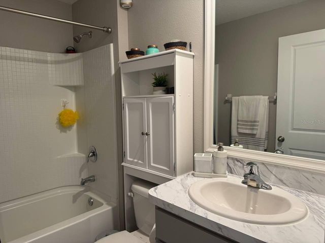 16605 MOSAIC OAR DRIVE, Wimauma, FL 33598
