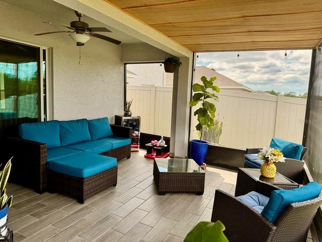 16605 MOSAIC OAR DRIVE, Wimauma, FL 33598