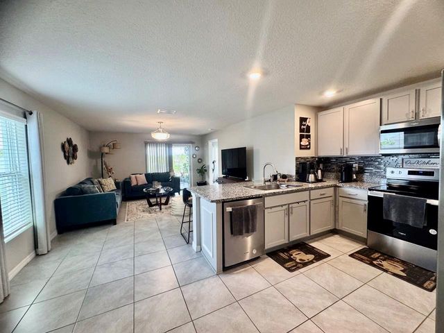 16605 MOSAIC OAR DRIVE, Wimauma, FL 33598
