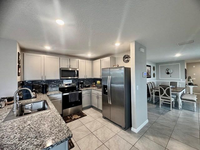 16605 MOSAIC OAR DRIVE, Wimauma, FL 33598