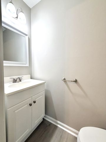 511 Jewel Dr, Clarksville, TN 37042