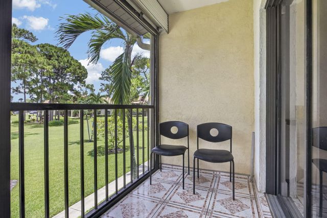 820 Sky Pine Way H2, Greenacres, FL 33415