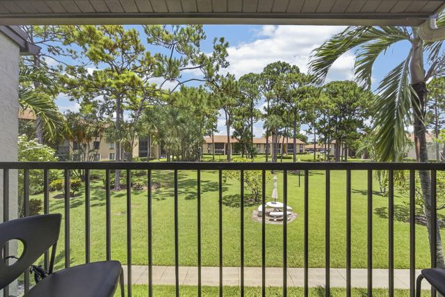 820 Sky Pine Way H2, Greenacres, FL 33415