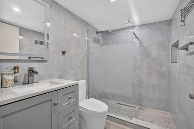 820 Sky Pine Way H2, Greenacres, FL 33415