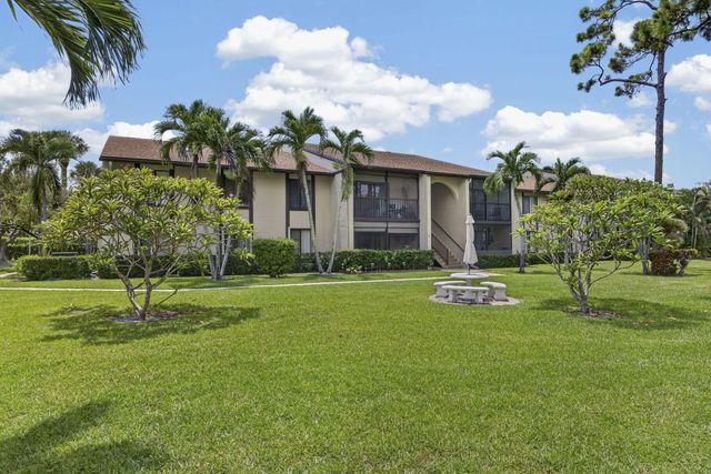 820 Sky Pine Way H2, Greenacres, FL 33415