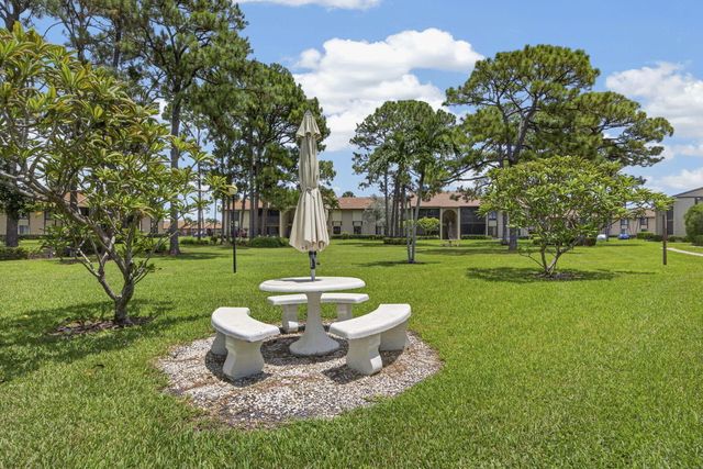820 Sky Pine Way H2, Greenacres, FL 33415
