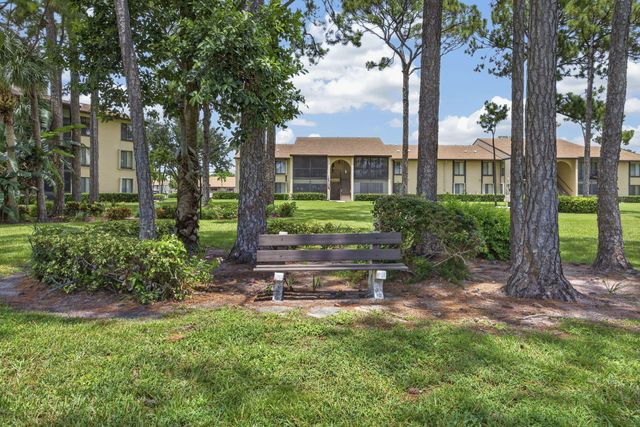 820 Sky Pine Way H2, Greenacres, FL 33415