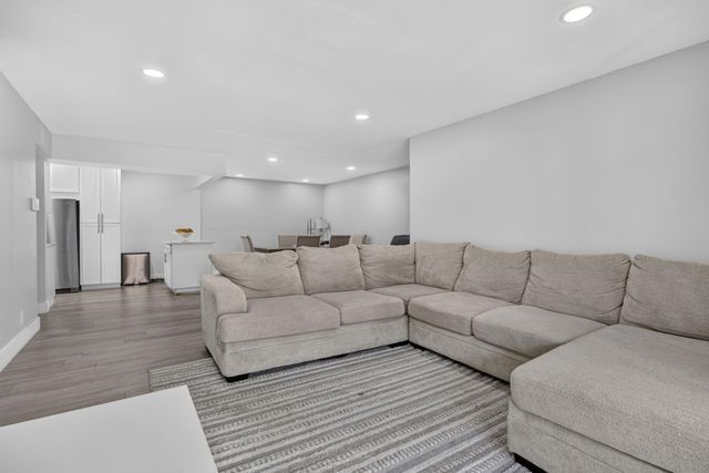 820 Sky Pine Way H2, Greenacres, FL 33415