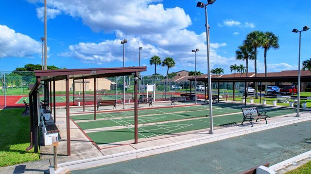 820 Sky Pine Way H2, Greenacres, FL 33415