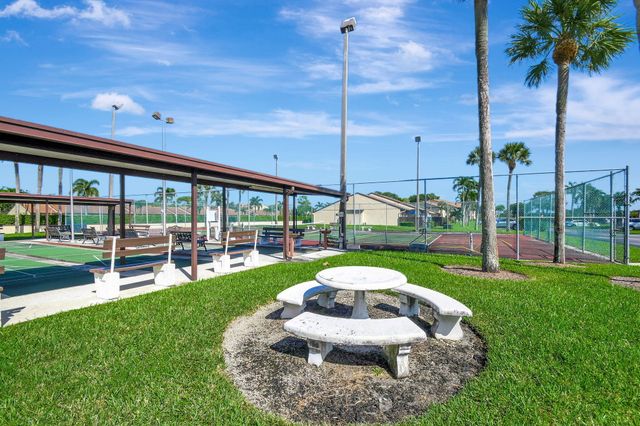 820 Sky Pine Way H2, Greenacres, FL 33415