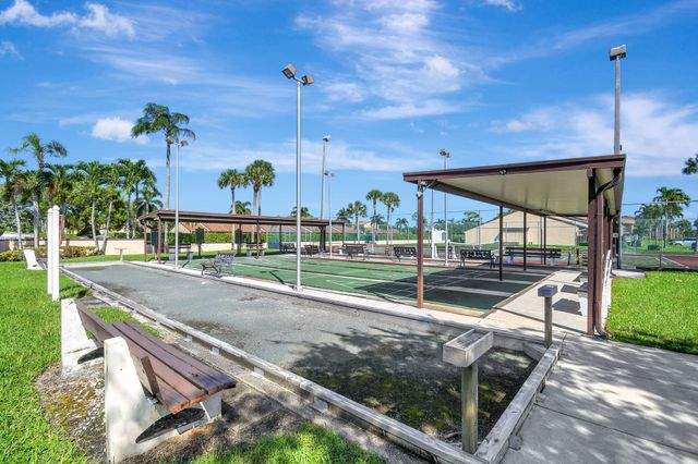 820 Sky Pine Way H2, Greenacres, FL 33415
