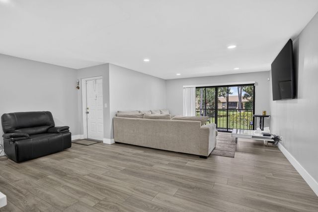 820 Sky Pine Way H2, Greenacres, FL 33415